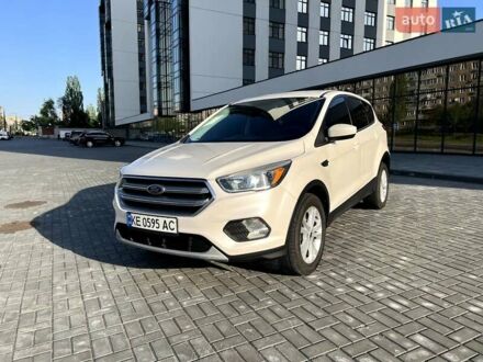 Форд Эскейп 2017 в Днепре (Днепропетровске) на Automoto.ua Белый Форд Эскейп, объемом двигателя 1.5 л и пробегом 130 тыс. км за 13700 $, фото 1 на Automoto.ua