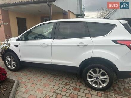 Белый Форд Эскейп, объемом двигателя 1.5 л и пробегом 155 тыс. км за 10200 $, фото 1 на Automoto.ua