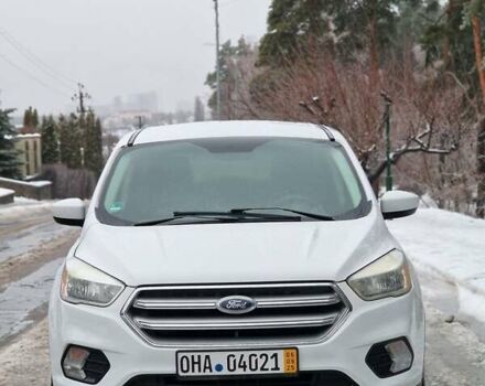 Белый Форд Эскейп, объемом двигателя 1.5 л и пробегом 121 тыс. км за 8500 $, фото 1 на Automoto.ua