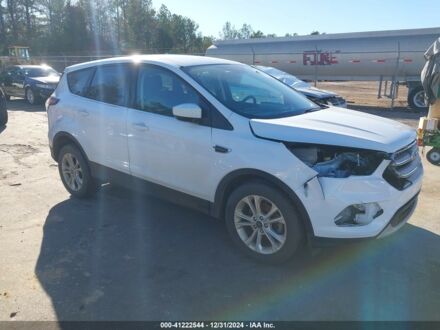 Форд Ескейп 2017 у Львові на Automoto.ua Білий Форд Ескейп, об'ємом двигуна 1.5 л та пробігом 111 тис. км за 9600 $, фото 1 на Automoto.ua