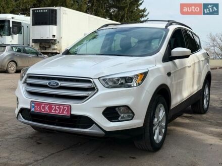 Белый Форд Эскейп, объемом двигателя 1.5 л и пробегом 225 тыс. км за 10999 $, фото 1 на Automoto.ua