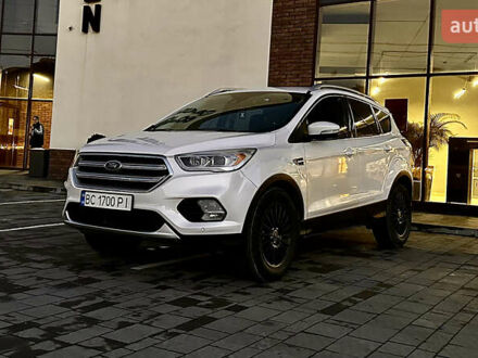 Белый Форд Эскейп, объемом двигателя 2 л и пробегом 146 тыс. км за 16500 $, фото 1 на Automoto.ua