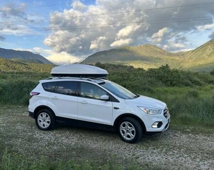 Белый Форд Эскейп, объемом двигателя 2.5 л и пробегом 160 тыс. км за 12500 $, фото 1 на Automoto.ua