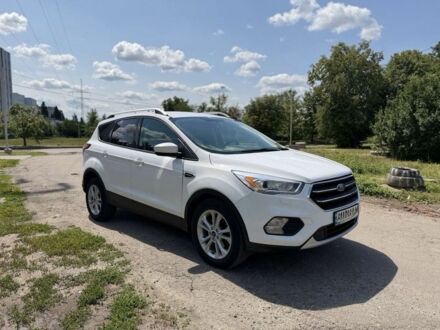 Білий Форд Ескейп, об'ємом двигуна 2.8 л та пробігом 176 тис. км за 11500 $, фото 1 на Automoto.ua