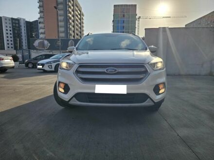 Белый Форд Эскейп, объемом двигателя 1.5 л и пробегом 148 тыс. км за 8500 $, фото 1 на Automoto.ua