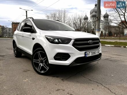Белый Форд Эскейп, объемом двигателя 1.5 л и пробегом 83 тыс. км за 14900 $, фото 1 на Automoto.ua