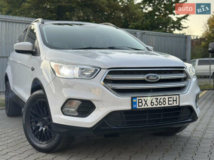 Форд Ескейп 2018 у Дрогобичі на Automoto.ua Білий Форд Ескейп, об'ємом двигуна 1.5 л та пробігом 45 тис. км за 14950 $, фото 1 на Automoto.ua