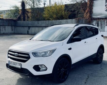 Форд Эскейп 2018 в Запорожье на Automoto.ua Белый Форд Эскейп, объемом двигателя 1.5 л и пробегом 130 тыс. км за 15000 $, фото 1 на Automoto.ua