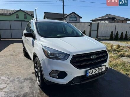Белый Форд Эскейп, объемом двигателя 1.5 л и пробегом 211 тыс. км за 10500 $, фото 1 на Automoto.ua