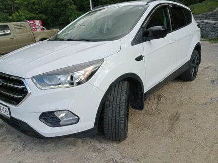 Белый Форд Эскейп, объемом двигателя 1.5 л и пробегом 120 тыс. км за 13499 $, фото 1 на Automoto.ua