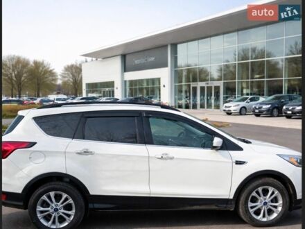 Белый Форд Эскейп, объемом двигателя 1.5 л и пробегом 120 тыс. км за 13950 $, фото 1 на Automoto.ua
