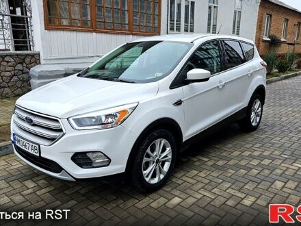 Белый Форд Эскейп, объемом двигателя 1.5 л и пробегом 9500 тыс. км за 13800 $, фото 1 на Automoto.ua