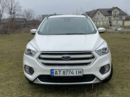 Форд Эскейп 2019 в Ивано-Франковске на Automoto.ua Белый Форд Эскейп, объемом двигателя 1.5 л и пробегом 95 тыс. км за 14500 $, фото 1 на Automoto.ua