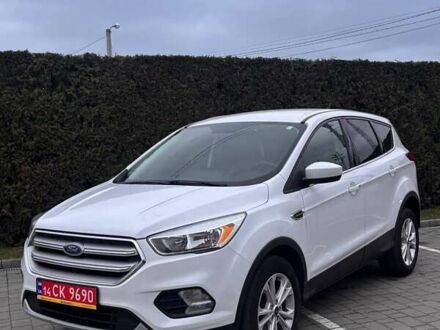 Белый Форд Эскейп, объемом двигателя 1.5 л и пробегом 241 тыс. км за 10899 $, фото 1 на Automoto.ua