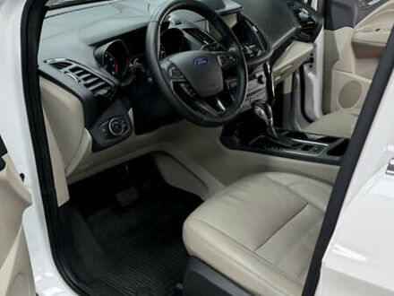 Белый Форд Эскейп, объемом двигателя 2 л и пробегом 69 тыс. км за 16300 $, фото 1 на Automoto.ua