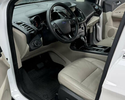 Білий Форд Ескейп, об'ємом двигуна 2 л та пробігом 69 тис. км за 16300 $, фото 1 на Automoto.ua