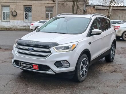 Белый Форд Эскейп, объемом двигателя 2 л и пробегом 109 тыс. км за 15290 $, фото 1 на Automoto.ua