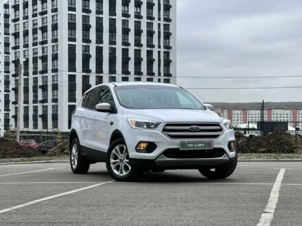 Форд Эскейп 2019 в Киеве на Automoto.ua Белый Форд Эскейп, объемом двигателя 1.5 л и пробегом 74 тыс. км за 13500 $, фото 1 на Automoto.ua