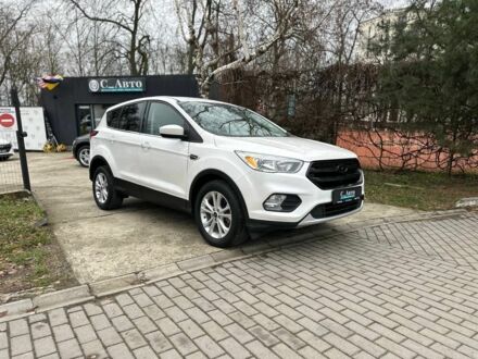 Белый Форд Эскейп, объемом двигателя 1.5 л и пробегом 173 тыс. км за 14800 $, фото 1 на Automoto.ua
