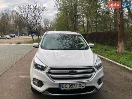 Белый Форд Эскейп, объемом двигателя 1.5 л и пробегом 67 тыс. км за 12200 $, фото 1 на Automoto.ua