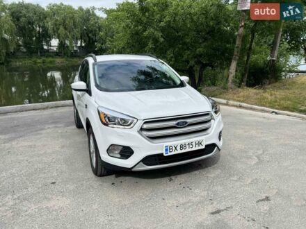 Білий Форд Ескейп, об'ємом двигуна 1.5 л та пробігом 25 тис. км за 16700 $, фото 1 на Automoto.ua