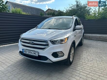 Білий Форд Ескейп, об'ємом двигуна 1.5 л та пробігом 174 тис. км за 12000 $, фото 1 на Automoto.ua