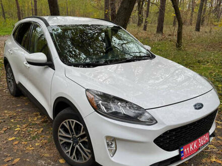 Белый Форд Эскейп, объемом двигателя 1.5 л и пробегом 145 тыс. км за 14000 $, фото 1 на Automoto.ua