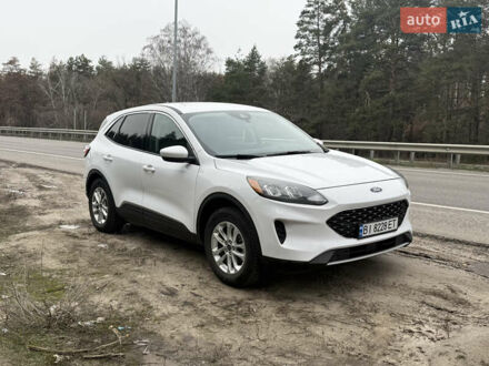 Белый Форд Эскейп, объемом двигателя 1.5 л и пробегом 84 тыс. км за 16700 $, фото 1 на Automoto.ua