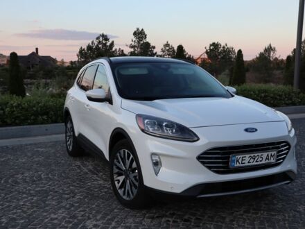 Форд Эскейп 2020 в Днепре (Днепропетровске) на Automoto.ua Белый Форд Эскейп, объемом двигателя 2.5 л и пробегом 130 тыс. км за 25300 $, фото 1 на Automoto.ua
