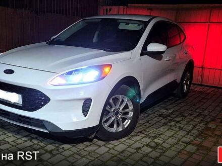 Белый Форд Эскейп, объемом двигателя 1.5 л и пробегом 89 тыс. км за 14499 $, фото 1 на Automoto.ua