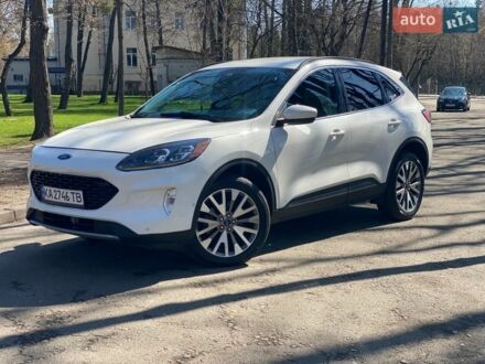 Белый Форд Эскейп, объемом двигателя 2 л и пробегом 183 тыс. км за 16700 $, фото 1 на Automoto.ua