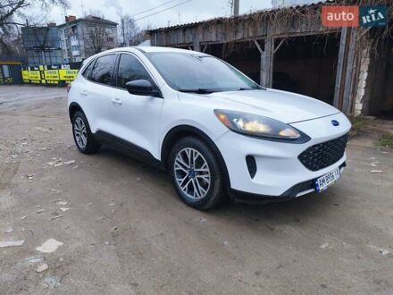 Білий Форд Ескейп, об'ємом двигуна 1.5 л та пробігом 93 тис. км за 15700 $, фото 1 на Automoto.ua