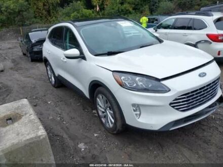 Белый Форд Эскейп, объемом двигателя 2.5 л и пробегом 73 тыс. км за 5000 $, фото 1 на Automoto.ua