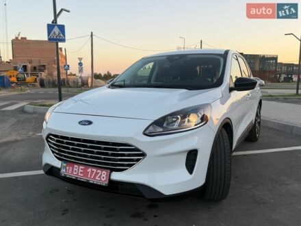 Белый Форд Эскейп, объемом двигателя 1.5 л и пробегом 128 тыс. км за 12999 $, фото 1 на Automoto.ua
