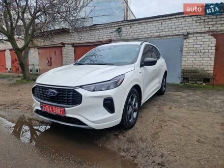 Белый Форд Эскейп, объемом двигателя 1.5 л и пробегом 17 тыс. км за 23000 $, фото 1 на Automoto.ua