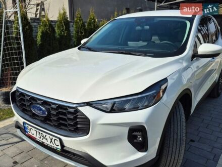 Білий Форд Ескейп, об'ємом двигуна 2.5 л та пробігом 10 тис. км за 28900 $, фото 1 на Automoto.ua