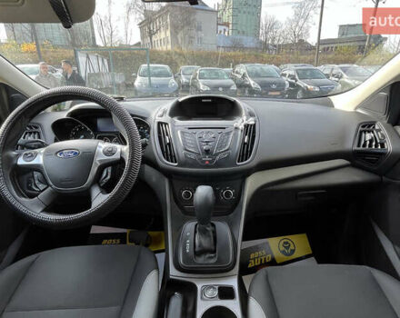 Бежевий Форд Ескейп, об'ємом двигуна 2.49 л та пробігом 199 тис. км за 11990 $, фото 8 на Automoto.ua