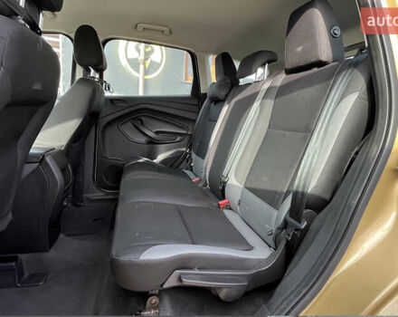 Бежевий Форд Ескейп, об'ємом двигуна 2.49 л та пробігом 199 тис. км за 11990 $, фото 17 на Automoto.ua