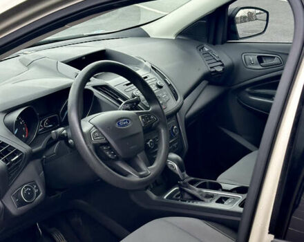 Бежевый Форд Эскейп, объемом двигателя 2.49 л и пробегом 110 тыс. км за 13300 $, фото 6 на Automoto.ua