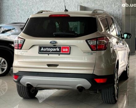 Бежевый Форд Эскейп, объемом двигателя 2 л и пробегом 195 тыс. км за 13490 $, фото 9 на Automoto.ua