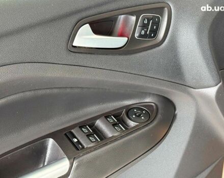 Бежевый Форд Эскейп, объемом двигателя 2 л и пробегом 195 тыс. км за 13490 $, фото 13 на Automoto.ua