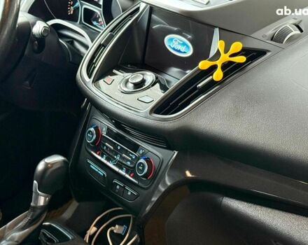 Бежевый Форд Эскейп, объемом двигателя 2 л и пробегом 195 тыс. км за 13490 $, фото 22 на Automoto.ua