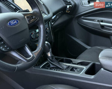 Бежевий Форд Ескейп, об'ємом двигуна 1.5 л та пробігом 143 тис. км за 13999 $, фото 25 на Automoto.ua