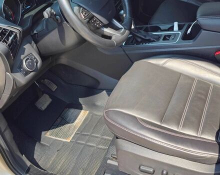 Бежевый Форд Эскейп, объемом двигателя 2 л и пробегом 133 тыс. км за 14500 $, фото 3 на Automoto.ua