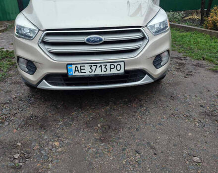Бежевый Форд Эскейп, объемом двигателя 2 л и пробегом 108 тыс. км за 14000 $, фото 2 на Automoto.ua
