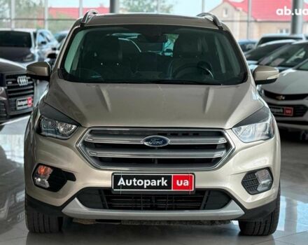 Бежевый Форд Эскейп, объемом двигателя 2 л и пробегом 195 тыс. км за 13490 $, фото 1 на Automoto.ua