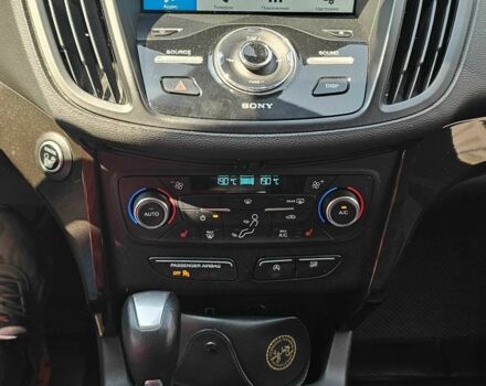 Бежевый Форд Эскейп, объемом двигателя 2 л и пробегом 133 тыс. км за 14500 $, фото 9 на Automoto.ua