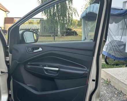 Бежевий Форд Ескейп, об'ємом двигуна 1.5 л та пробігом 227 тис. км за 10800 $, фото 39 на Automoto.ua