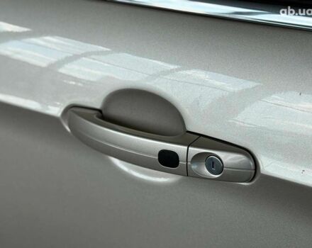 Бежевый Форд Эскейп, объемом двигателя 2 л и пробегом 195 тыс. км за 13490 $, фото 5 на Automoto.ua