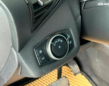 Бежевый Форд Эскейп, объемом двигателя 2 л и пробегом 195 тыс. км за 13490 $, фото 15 на Automoto.ua